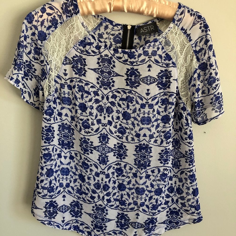 ASTR Short Sleeve Blouse